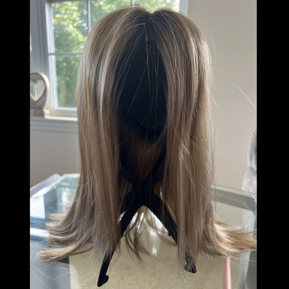 Blonde lace top wig with dark root (human hair and synthetic blend). 18 inches